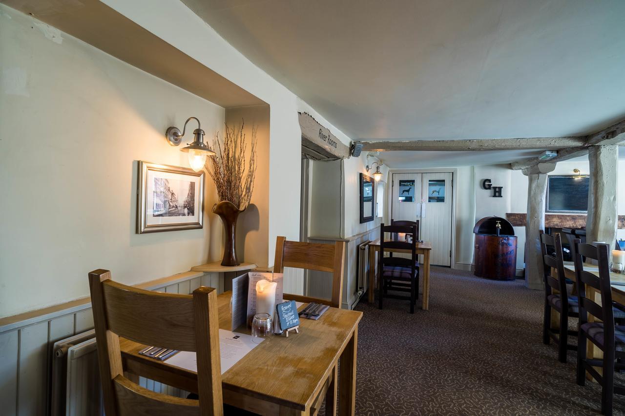 Greyhound Inn Wilton Wilton  Luaran gambar